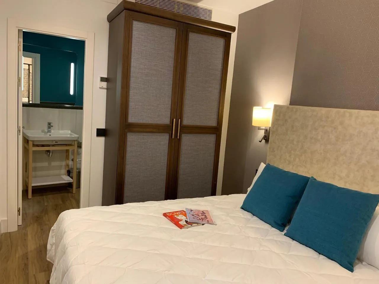 Apartamentos Behap Sevilla Centro Historico 0*, Севилья Испания