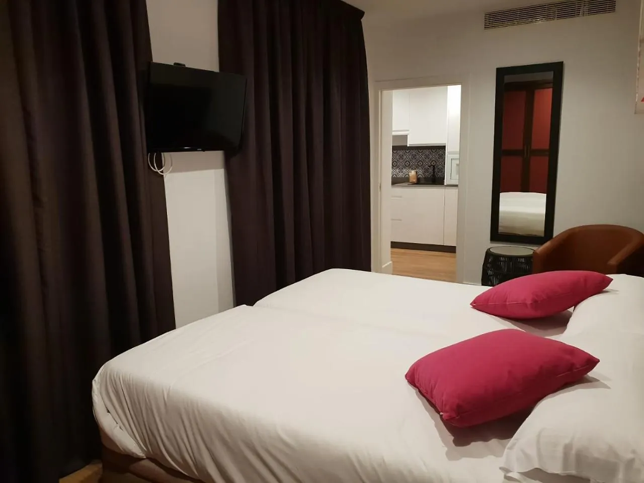 Апарт-отель Apartamentos Behap Sevilla Centro Historico